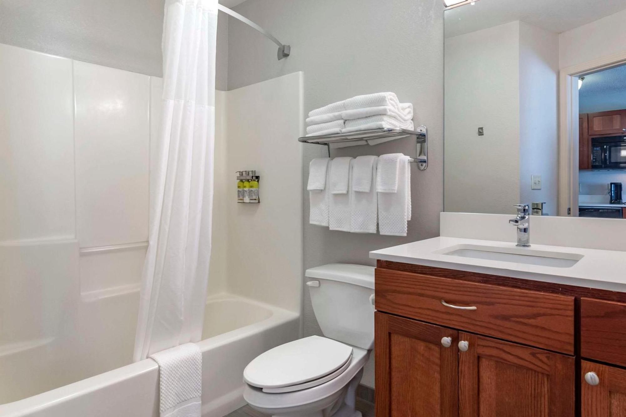 Mainstay Suites Emporia Exterior foto